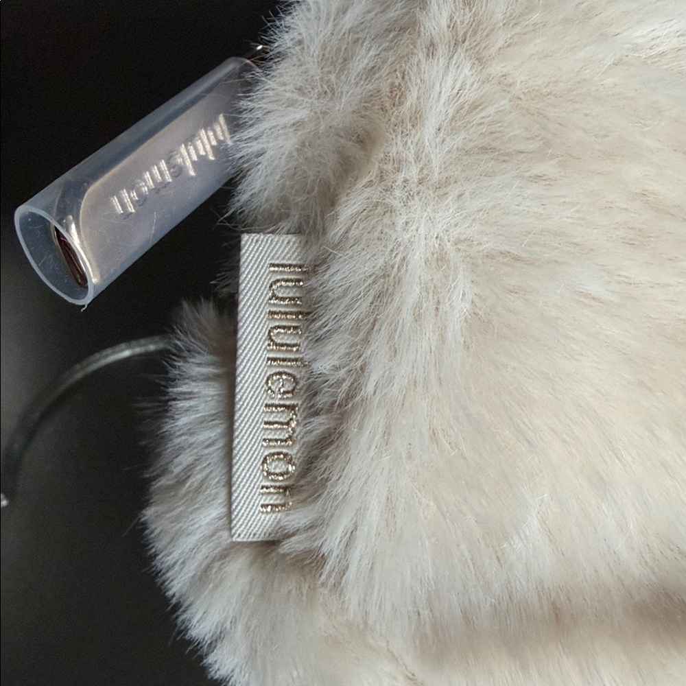 🆕 LULULEMON Everywhere Belt Bag Plush Fleece *Rhinestone Logo! NEW Ivory/Gold - Picture 11 of 17